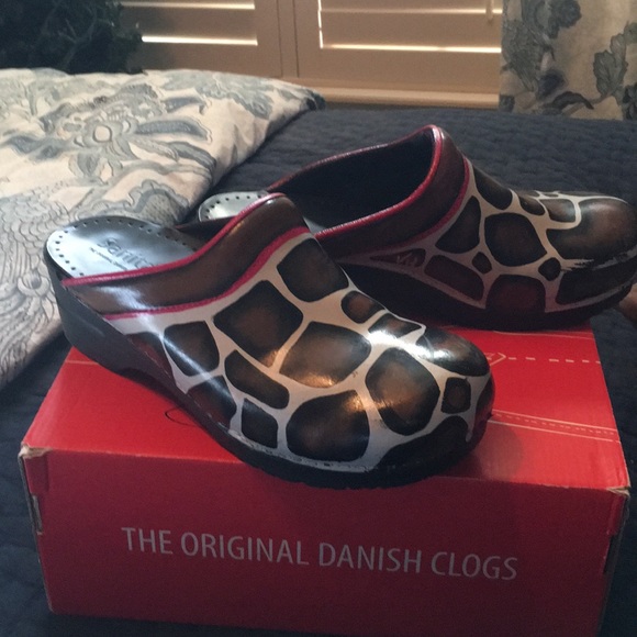 Sanita hand painted leopard, open back clog - Picture 3 of 8